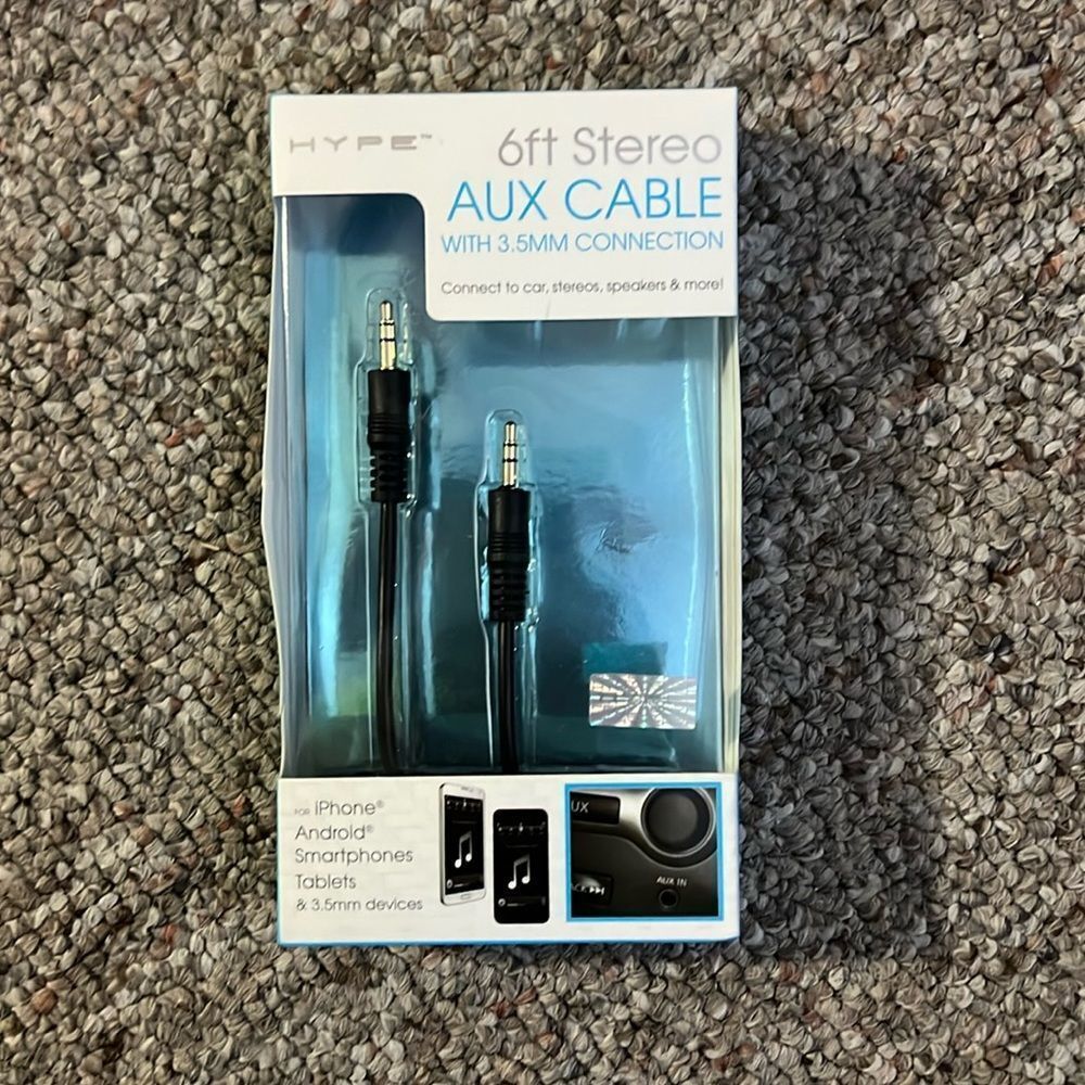 NIB 6ft Auxillary cord for computer, Stereo, cell phone and iPod aux cord